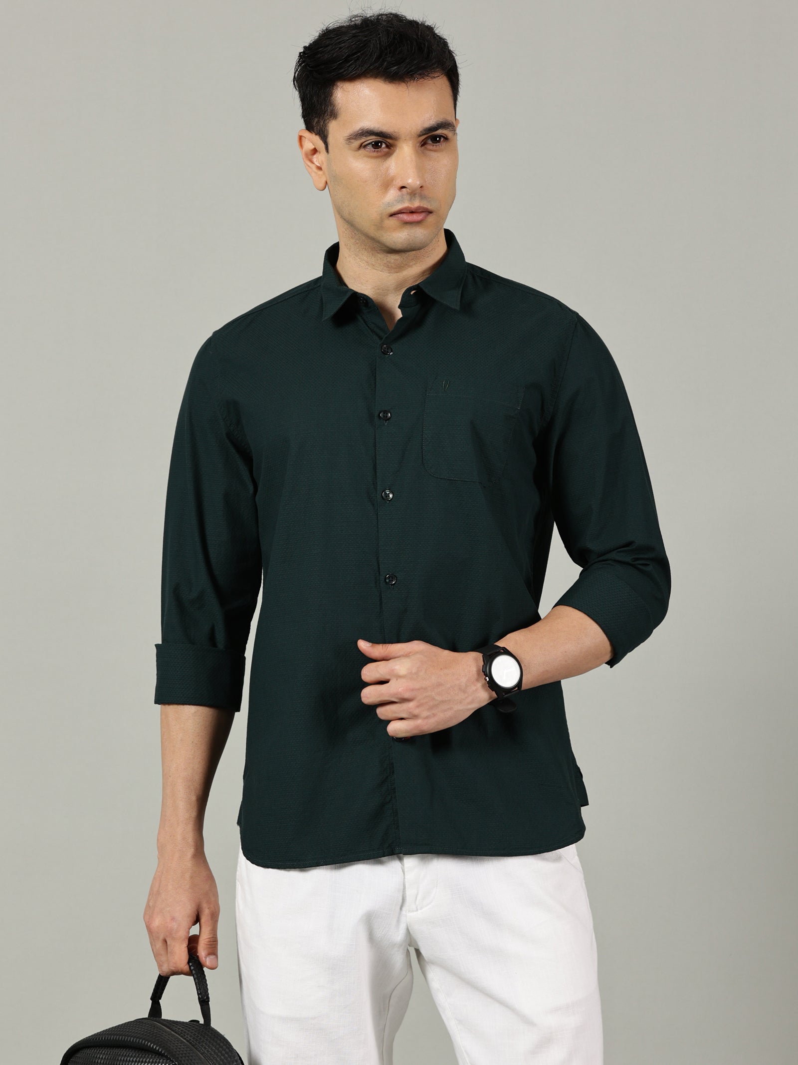 Dark Green Solid Slim Fit Casual Shirt for Men