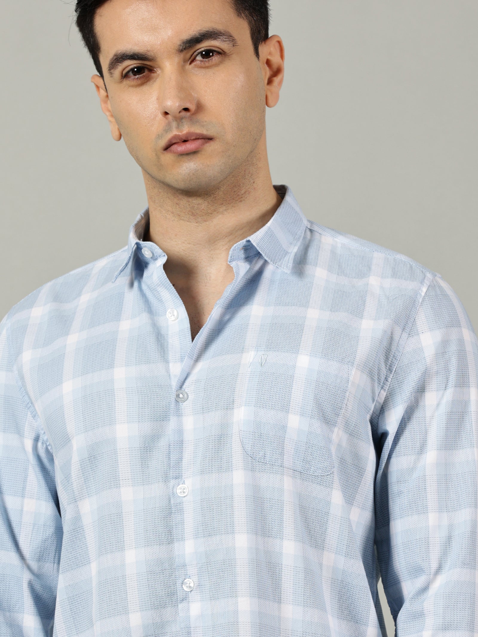 White Solid Slim Fit Cotton Shirt for Men